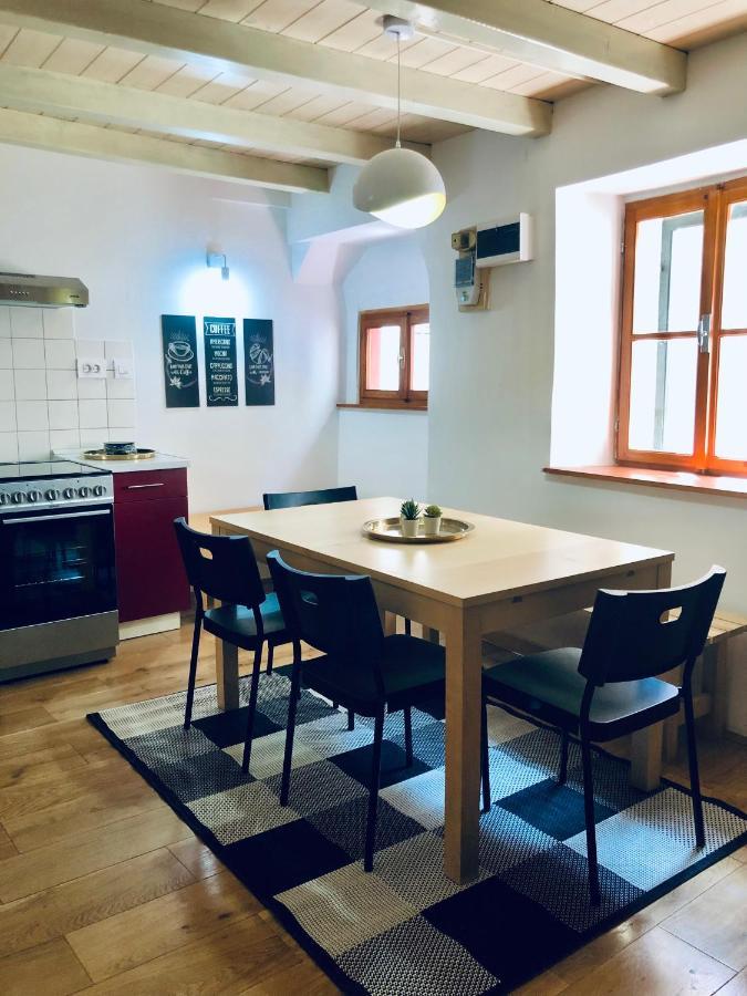 Seayou!***Charming 1-Bedroom Rental Unit In The Old City Center Of Cres Exterior photo