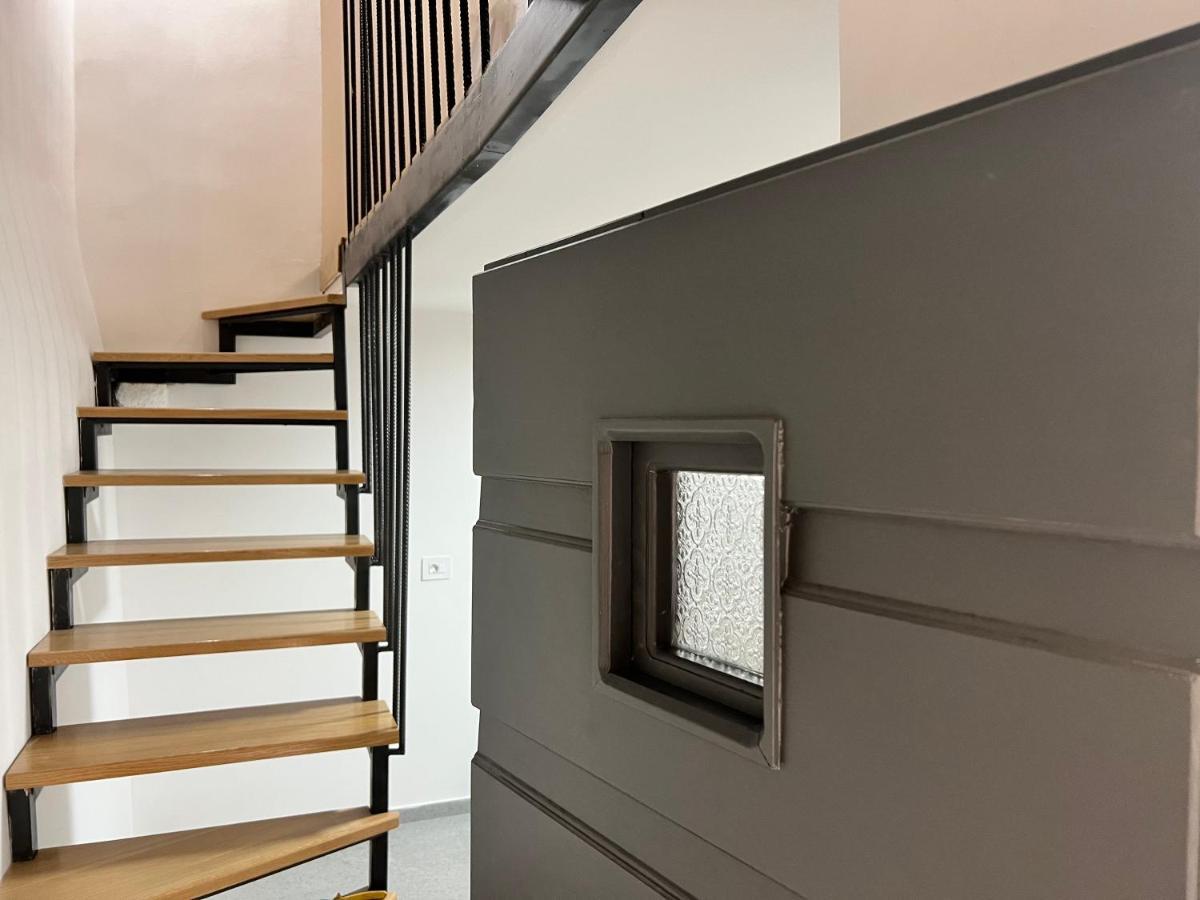 Seayou!***Charming 1-Bedroom Rental Unit In The Old City Center Of Cres Exterior photo