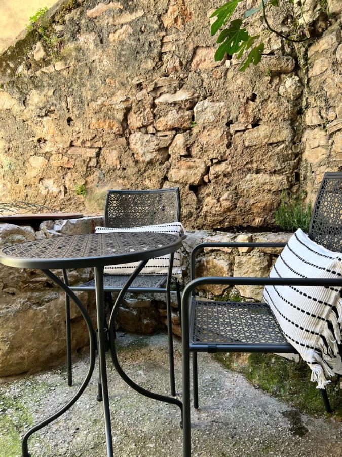 Seayou!***Charming 1-Bedroom Rental Unit In The Old City Center Of Cres Exterior photo